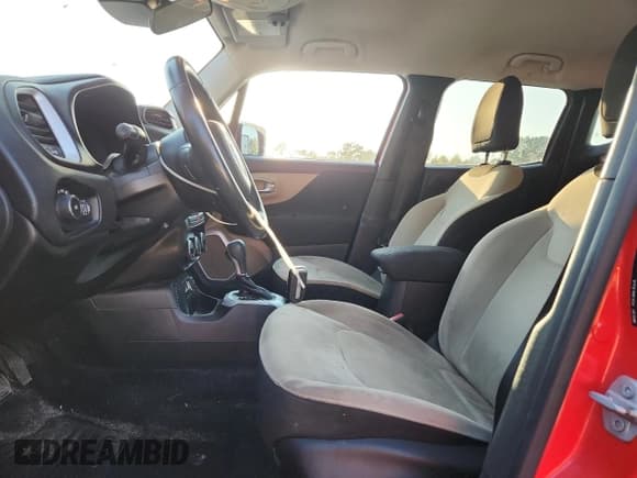 ✅ 2015 Jeep Renegade Latitude • VIN: ZACCJABT0FPB57910 • Lot: 92808035. Wystawiony na Copart z przebiegiem 195 713 mil. Bezpłatny archiwum sprzedaży aukcyjnych z USA i szczegółowy raport historii pojazdu na DreamBid. Zdjęcie 7.