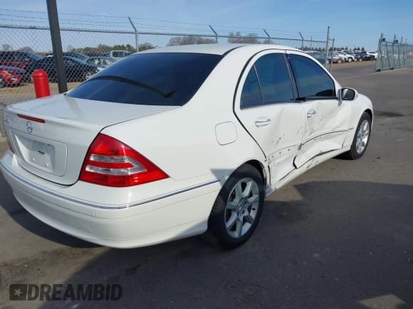 ✅ 2007 Mercedes-Benz C 280 Luxury • VIN: WDBRF54H47A931316 • Lot: 42051676. Wystawiony na IAAI z przebiegiem 109 449 mil. Bezpłatny archiwum sprzedaży aukcyjnych z USA i szczegółowy raport historii pojazdu na DreamBid. Zdjęcie 4.