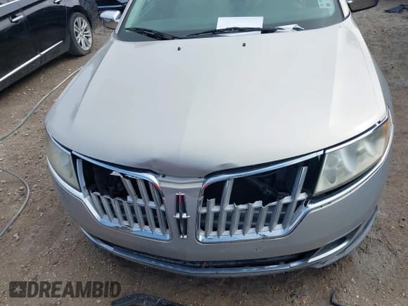 ✅ 2010 Lincoln MKZ • VIN: 3LNHL2GC5AR605750 • Lot: 41542836. Listed on IAAI with 146,347 mi. Free auction sales archive from the USA and detailed vehicle history report at DreamBid. Image 12.