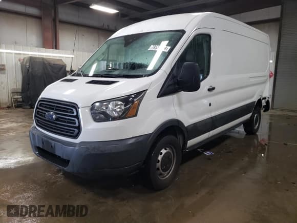 ✅ 2016 Ford Transit Cargo • VIN: 1FTYR2CG2GKB23942 • Лот: 79531364. Опубликован ранее на Copart с пробегом 204 415 миль. Бесплатный доступ к архиву аукционных продаж из США и подробный отчёт об истории автомобиля на DreamBid. Изображение 1.