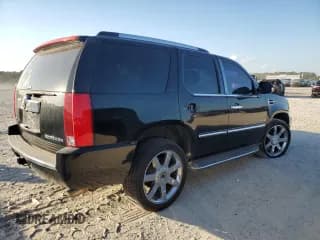 ✅ 2011 Cadillac Escalade • VIN: 1GYS3AEF0BR309818 • Lot: 91848155. Wystawiony na Copart z przebiegiem 192 849 mil. Bezpłatny archiwum sprzedaży aukcyjnych z USA i szczegółowy raport historii pojazdu na DreamBid. Zdjęcie 3.