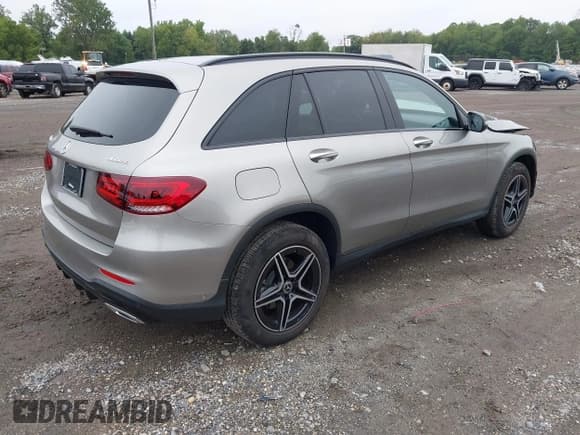 ✅ 2022 Mercedes-Benz GLC 300 • VIN: W1N0G8EB4NG103627 • Lot: 43040684. Wystawiony na IAAI z przebiegiem 7 971 mil. Bezpłatny archiwum sprzedaży aukcyjnych z USA i szczegółowy raport historii pojazdu na DreamBid. Zdjęcie 4.