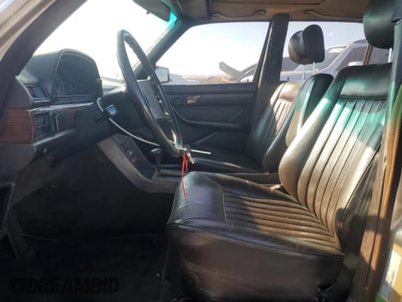 ✅ 1983 Mercedes-Benz 300 SD • VIN: WDBCB20A0DB050904 • Lot: 85716515. Listed on Copart with 244,458 mi. Free auction sales archive from the USA and detailed vehicle history report at DreamBid. Image 7.