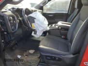 ✅ 2021 Chevrolet Silverado 1500 RST • VIN: 3GCUYEED8MG364638 • Lot: 92171825. Wystawiony na Copart z przebiegiem Nie podano. Bezpłatny archiwum sprzedaży aukcyjnych z USA i szczegółowy raport historii pojazdu na DreamBid. Zdjęcie 7.