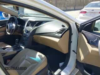 2013 Hyundai Azera z VIN KMHFH4JG9DA330074, wystawiony jako IAAI lot #41975579 z przebiegiem Nie podano mil oraz . Historia ofert i sprzedaży dostępna na DreamBid. Obrazek 5.