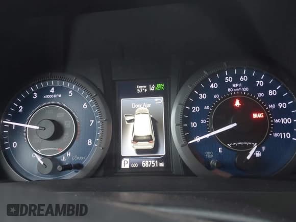 ✅ 2020 Toyota Sienna XLE • VIN: 5TDDZ3DC7LS237745 • Lot: 43686002. Listed on IAAI with 68,751 mi. Free auction sales archive from the USA and detailed vehicle history report at DreamBid. Image 7.