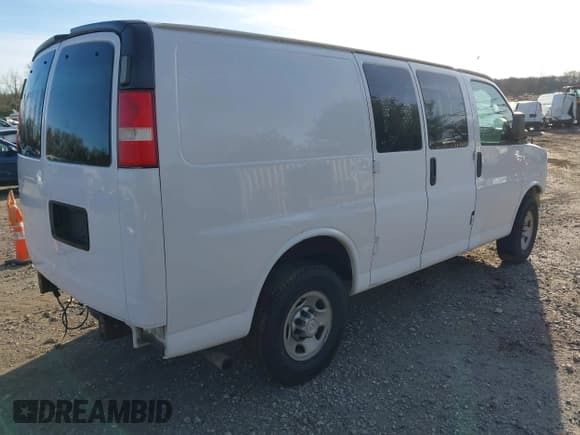 ✅ 2014 Chevrolet Express Cargo • VIN: 1GCWGFCA1E1199090 • Lot: 43760067. Listed on IAAI with Not provided. Free auction sales archive from the USA and detailed vehicle history report at DreamBid. Image 4.