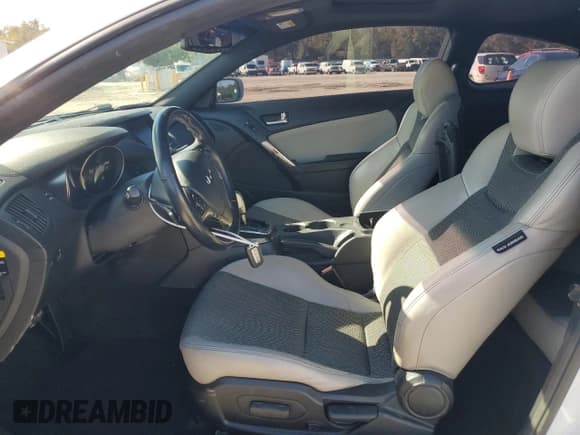 ✅ 2013 Hyundai Genesis Coupe Premium • VIN: KMHHT6KD8DU112262 • Lot: 42407695. Wystawiony na Copart z przebiegiem 106 054 mil. Bezpłatny archiwum sprzedaży aukcyjnych z USA i szczegółowy raport historii pojazdu na DreamBid. Zdjęcie 7.