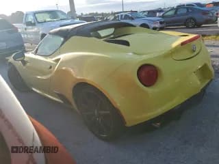 ✅ 2016 Alfa Romeo 4C • VIN: ZARBAAB44GM181561 • Lot: 73918084. Wystawiony na Copart z przebiegiem Nie podano. Bezpłatny archiwum sprzedaży aukcyjnych z USA i szczegółowy raport historii pojazdu na DreamBid. Zdjęcie 2.