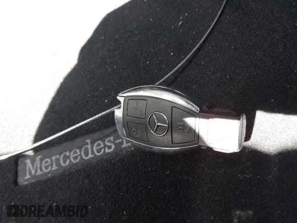 ✅ 2018 Mercedes-Benz C 300 • VIN: 55SWF4KB7JU235656 • Lot: 42076687. Listed on IAAI with 101,071 mi. Free auction sales archive from the USA and detailed vehicle history report at DreamBid. Image 11.