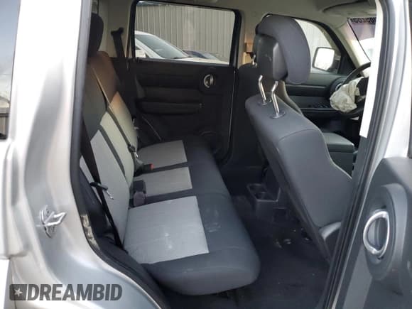 ✅ 2010 Dodge Nitro SE • VIN: 1D4PU2GK7AW146192 • Lot: 91089285. Wystawiony na Copart z przebiegiem 100 057 mil. Bezpłatny archiwum sprzedaży aukcyjnych z USA i szczegółowy raport historii pojazdu na DreamBid. Zdjęcie 11.