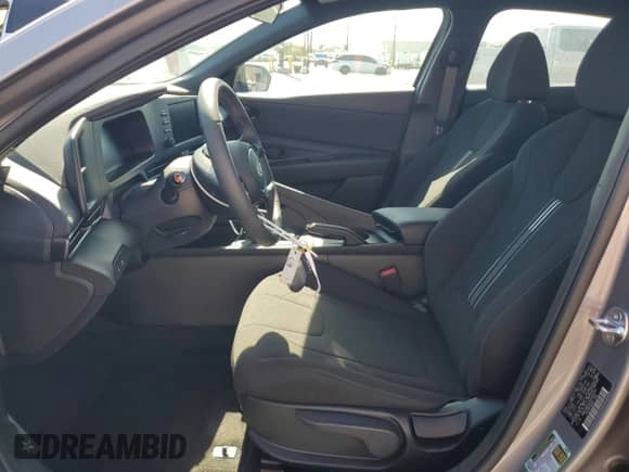 2025 Hyundai Elantra SEL Sport with VIN KMHLM4DGXSU908754, listed as a Copart auction lot 84616605 with 776 mi miles and Salvage title. Bid and sale history available at DreamBid. Image 7.