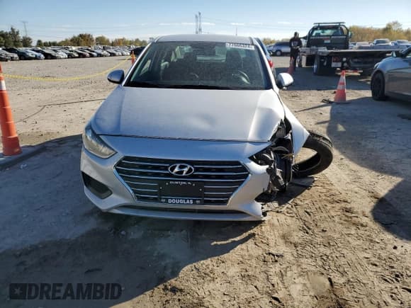 ✅ 2021 Hyundai Accent SE • VIN: 3KPC24A6XME131516 • Lot: 77666324. Wystawiony na Copart z przebiegiem 69 665 mil. Bezpłatny archiwum sprzedaży aukcyjnych z USA i szczegółowy raport historii pojazdu na DreamBid. Zdjęcie 5.