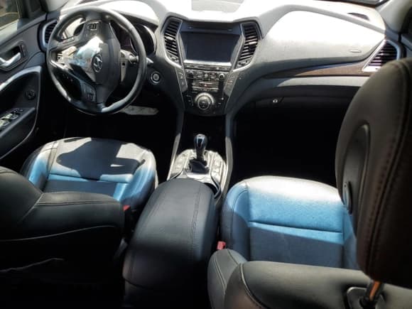 ✅ 2017 Hyundai Santa Fe Ultimate • VIN: 5XYZW4LA8HG491652 • Lot: 56907985. Listed on Copart with Not provided. Free auction sales archive from the USA and detailed vehicle history report at DreamBid. Image 8.