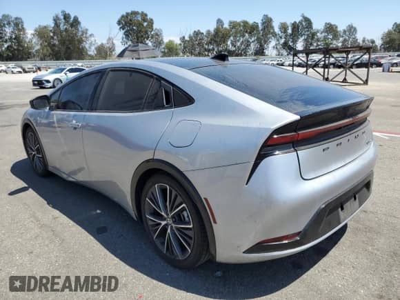 2024 Toyota Prius LE с VIN JTDACAAU3R3017518, выставлен на аукционе Copart как лот 70948625 с пробегом 51 151 миль миль и Списание • Salvage title. История ставок и продаж доступна на DreamBid. Изображение 2.