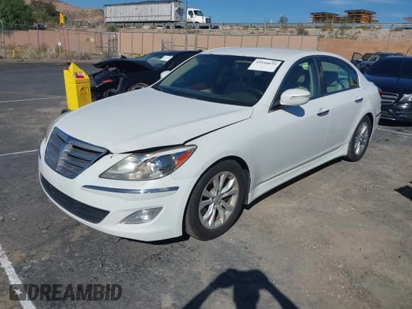 ✅ 2013 Hyundai Genesis 3.8L • VIN: KMHGC4DD9DU209225 • Lot: 43516035. Listed on IAAI with 134,594 mi. Free auction sales archive from the USA and detailed vehicle history report at DreamBid. Image 2.