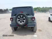 ✅ 2018 Jeep Wrangler Unlimited Sahara • VIN: 1C4HJXEN1JW320942 • Lot: 42471093. Wystawiony na IAAI z przebiegiem 116 907 mil. Bezpłatny archiwum sprzedaży aukcyjnych z USA i szczegółowy raport historii pojazdu na DreamBid. Zdjęcie 16.