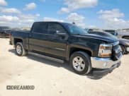 ✅ 2018 Chevrolet Silverado 1500 LT • VIN: 3GCPCREC8JG318572 • Lot: 68944925. Wystawiony na Copart z przebiegiem 83 964 mil. Bezpłatny archiwum sprzedaży aukcyjnych z USA i szczegółowy raport historii pojazdu na DreamBid. Zdjęcie 4.