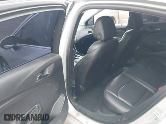 2018 Chevrolet Cruze Premier z VIN 3G1BF6SM8JS564749, wystawiony jako IAAI lot #43270687 z przebiegiem 175 318 mil mil oraz . Historia ofert i sprzedaży dostępna na DreamBid. Obrazek 8.