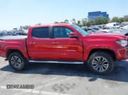 ✅ 2020 Toyota Tacoma SR5 • VIN: 3TMAZ5CN1LM139635 • Lot: 42313763. Wystawiony na IAAI z przebiegiem 72 752 mil. Bezpłatny archiwum sprzedaży aukcyjnych z USA i szczegółowy raport historii pojazdu na DreamBid. Zdjęcie 13.