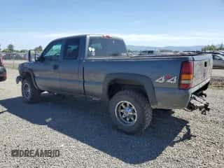 2002 Chevrolet Silverado 2500HD LS z VIN 1GCHK29U12E136559, wystawiony jako Copart lot #59023365 z przebiegiem 274 974 mil mil oraz Szkoda całkowita • Salvage title. Historia ofert i sprzedaży dostępna na DreamBid. Obrazek 2.