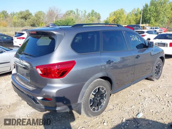 ✅ 2020 Nissan Pathfinder SL • VIN: 5N1DR2CN5LC645476 • Lot: 43225112. Wystawiony na IAAI z przebiegiem 109 708 mil. Bezpłatny archiwum sprzedaży aukcyjnych z USA i szczegółowy raport historii pojazdu na DreamBid. Zdjęcie 4.