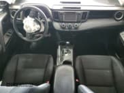 ✅ 2017 Toyota RAV4 LE • VIN: 2T3BFREV6HW575565 • Lot: 59052485. Wystawiony na Copart z przebiegiem 58 325 mil. Bezpłatny archiwum sprzedaży aukcyjnych z USA i szczegółowy raport historii pojazdu na DreamBid. Zdjęcie 8.