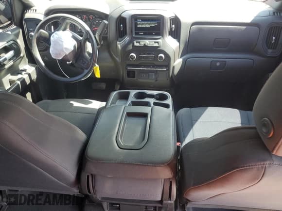 ✅ 2019 Chevrolet Silverado 1500 Custom • VIN: 3GCPWBEHXKG173028 • Lot: 69227704. Wystawiony na Copart z przebiegiem 55 288 mil. Bezpłatny archiwum sprzedaży aukcyjnych z USA i szczegółowy raport historii pojazdu na DreamBid. Zdjęcie 8.