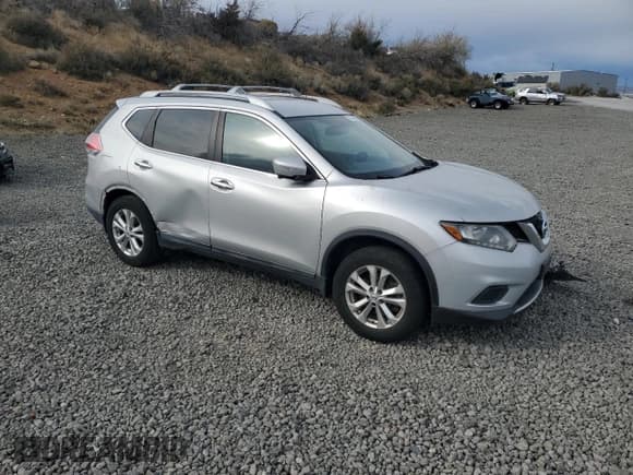 ✅ 2015 Nissan Rogue SV • VIN: 5N1AT2MK5FC806650 • Lot: 82659835. Wystawiony na Copart z przebiegiem 103 688 mil. Bezpłatny archiwum sprzedaży aukcyjnych z USA i szczegółowy raport historii pojazdu na DreamBid. Zdjęcie 4.