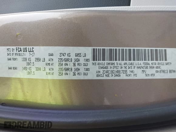 ✅ 2017 Chrysler Pacifica Touring L • VIN: 2C4RC1BG1HR817235 • Lot: 41463700. Wystawiony na IAAI z przebiegiem 61 294 mil. Bezpłatny archiwum sprzedaży aukcyjnych z USA i szczegółowy raport historii pojazdu na DreamBid. Zdjęcie 9.