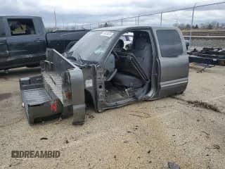 2000 Chevrolet Silverado 1500 LS with VIN 1GCEK19TXYE171839, listed as a Copart auction lot 49825525 with Not provided miles and Salvage title. Bid and sale history available at DreamBid. Image 1.