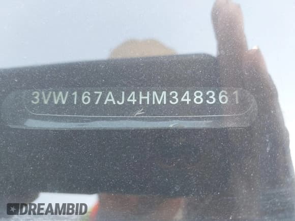 ✅ 2017 Volkswagen Jetta S • VIN: 3VW167AJ4HM348361 • Lot: 43214095. Wystawiony na IAAI z przebiegiem 105 424 mil. Bezpłatny archiwum sprzedaży aukcyjnych z USA i szczegółowy raport historii pojazdu na DreamBid. Zdjęcie 9.