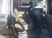 ✅ 2020 Chevrolet Suburban LT • VIN: 1GNSCHKC7LR304326 • Lot: 42840249. Wystawiony na IAAI z przebiegiem 249 916 mil. Bezpłatny archiwum sprzedaży aukcyjnych z USA i szczegółowy raport historii pojazdu na DreamBid. Zdjęcie 8.