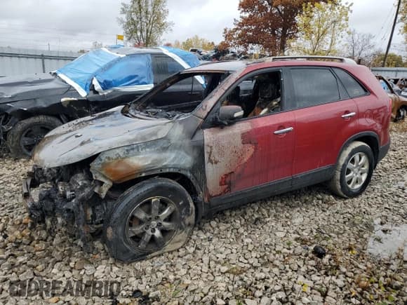 ✅ 2011 Kia Sorento LX • VIN: 5XYKT3A18BG138312 • Lot: 89695585. Wystawiony na Copart z przebiegiem Nie podano. Bezpłatny archiwum sprzedaży aukcyjnych z USA i szczegółowy raport historii pojazdu na DreamBid. Zdjęcie 1.