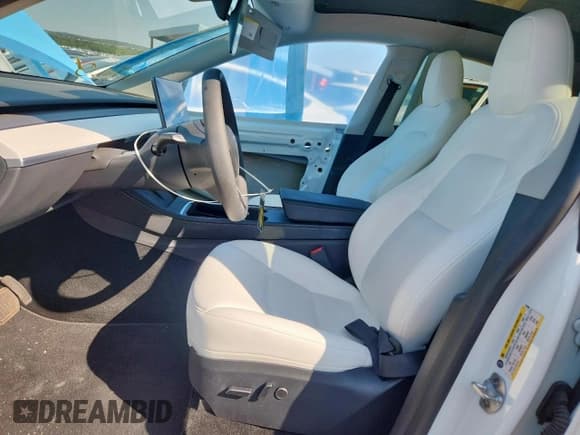 ✅ 2023 Tesla Model Y Long Range • VIN: 7SAYGAEEXPF925408 • Lot: 68682505. Wystawiony na Copart z przebiegiem 24 574 mil. Bezpłatny archiwum sprzedaży aukcyjnych z USA i szczegółowy raport historii pojazdu na DreamBid. Zdjęcie 7.