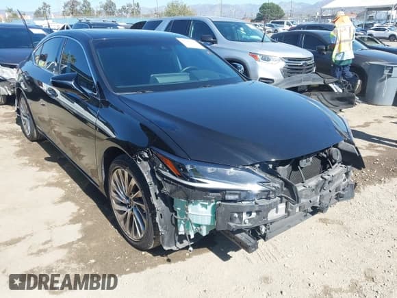 ✅ 2022 Lexus ES 300h Luxury • VIN: 58AEA1C12NU020364 • Lot: 43561724. Wystawiony na IAAI z przebiegiem 157 245 mil. Bezpłatny archiwum sprzedaży aukcyjnych z USA i szczegółowy raport historii pojazdu na DreamBid. Zdjęcie 1.