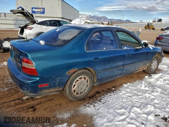 ✅ 1994 Honda Accord LX • VIN: JHMCD5632RC028411 • Lot: 94819275. Listed on Copart with 249,101 mi. Free auction sales archive from the USA and detailed vehicle history report at DreamBid. Image 3.
