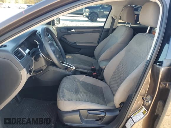 ✅ 2013 Volkswagen Jetta • VIN: 3VW2K7AJ3DM271881 • Лот: 90666675. Опубликован ранее на Copart с пробегом 186 249 миль. Бесплатный доступ к архиву аукционных продаж из США и подробный отчёт об истории автомобиля на DreamBid. Изображение 7.