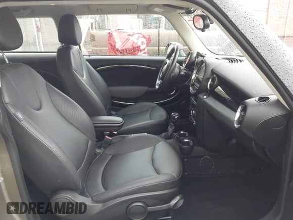 2012 MINI Hardtop with VIN WMWSU3C5XCT262971, listed as a IAAI auction lot 43359213 with 42,086 mi miles and . Bid and sale history available at DreamBid. Image 5.