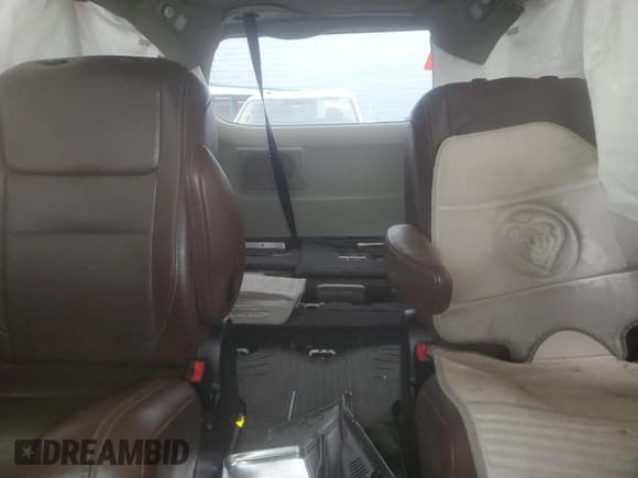 ✅ 2015 Toyota Sienna Limited • VIN: 5TDDK3DC0FS101949 • Lot: 61479235. Listed on Copart with 100,898 mi. Free auction sales archive from the USA and detailed vehicle history report at DreamBid. Image 10.