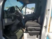 ✅ 2012 Mercedes-Benz Sprinter Cargo • VIN: WD3PE8CC9C5689431 • Lot: 61147645. Wystawiony na Copart z przebiegiem 267 776 mil. Bezpłatny archiwum sprzedaży aukcyjnych z USA i szczegółowy raport historii pojazdu na DreamBid. Zdjęcie 7.