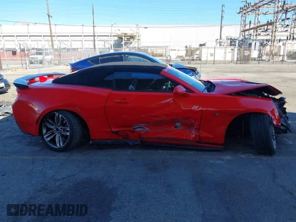 2017 Chevrolet Camaro 1SS с VIN 1G1FF3D75H0171218, выставлен на аукционе IAAI как лот 43451691 с пробегом 112 417 миль миль и . История ставок и продаж доступна на DreamBid. Изображение 14.