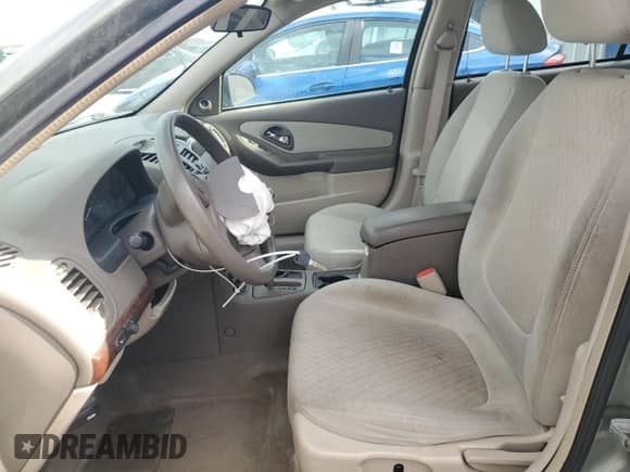 2004 Chevrolet Malibu z VIN 1G1ZS52F04F193312, wystawiony jako Copart lot #76505104 z przebiegiem 201 314 mil mil oraz Czysty tytuł • Clean title. Historia ofert i sprzedaży dostępna na DreamBid. Obrazek 7.