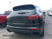 ✅ 2017 Porsche Cayenne • VIN: WP1AA2A22HKA82938 • Lot: 43124008. Wystawiony na IAAI z przebiegiem 58 948 mil. Bezpłatny archiwum sprzedaży aukcyjnych z USA i szczegółowy raport historii pojazdu na DreamBid. Zdjęcie 16.