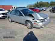 2002 Saturn SL с VIN 1G8ZK52702Z243549, выставлен на аукционе IAAI как лот 43488210 с пробегом 155 263 миль миль и . История ставок и продаж доступна на DreamBid. Изображение 1.