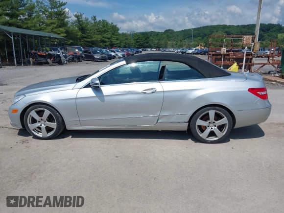 ✅ 2011 Mercedes-Benz E 350 • VIN: WDDKK5GF0BF092338 • Лот: 42559005. Опубликован ранее на IAAI с пробегом 122 205 миль. Бесплатный доступ к архиву аукционных продаж из США и подробный отчёт об истории автомобиля на DreamBid. Изображение 14.