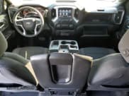 ✅ 2020 Chevrolet Silverado 1500 LT • VIN: 1GCUYDED4LZ168351 • Lot: 73703314. Wystawiony na Copart z przebiegiem 105 320 mil. Bezpłatny archiwum sprzedaży aukcyjnych z USA i szczegółowy raport historii pojazdu na DreamBid. Zdjęcie 8.