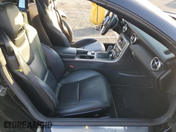 ✅ 2015 Mercedes-Benz SLK 350 • VIN: WDDPK5HA4FF100858 • Lot: 80667864. Wystawiony na Copart z przebiegiem 101 052 mil. Bezpłatny archiwum sprzedaży aukcyjnych z USA i szczegółowy raport historii pojazdu na DreamBid. Zdjęcie 10.