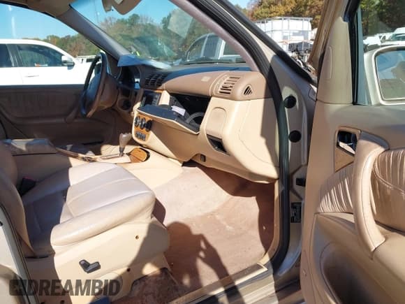 ✅ 2005 Mercedes-Benz M 350 • VIN: 4JGAB57E35A541974 • Lot: 43697193. Listed on IAAI with 327,784 mi. Free auction sales archive from the USA and detailed vehicle history report at DreamBid. Image 5.