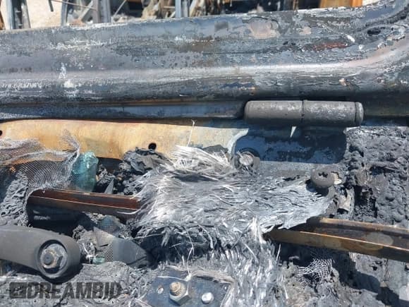 ✅ 2022 Jeep Gladiator Mojave • VIN: 1C6JJTEG0NL118085 • Lot: 41984137. Listed on IAAI with Not provided. Free auction sales archive from the USA and detailed vehicle history report at DreamBid. Image 9.